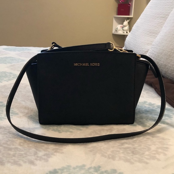 Michael Kors Handbags - Michael Kors purse